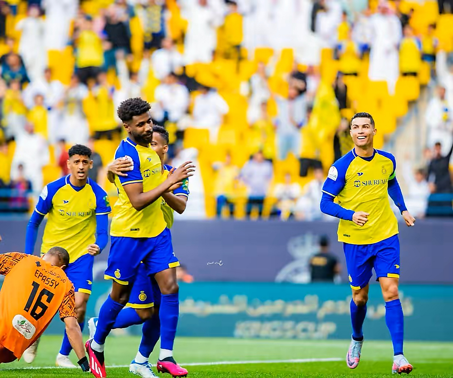 关于捍卫者队球员连续破门，轻取对手的信息