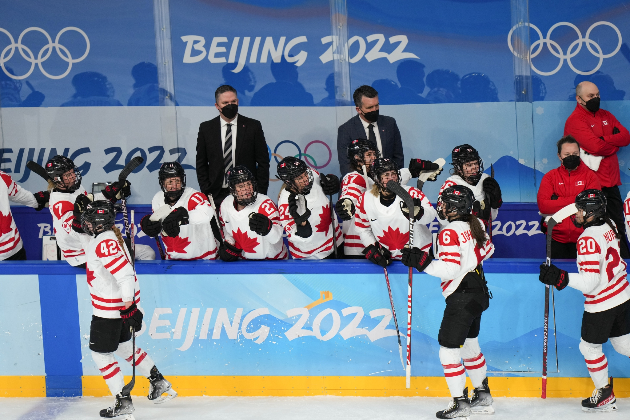 开云体育官方网站-加拿大队战胜澳大利亚队，晋级半决赛的简单介绍