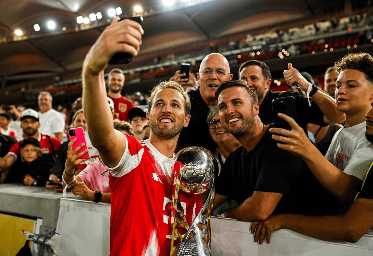 开云体育登录-拜仁慕尼黑客场大捷，小组出线前景美好的简单介绍