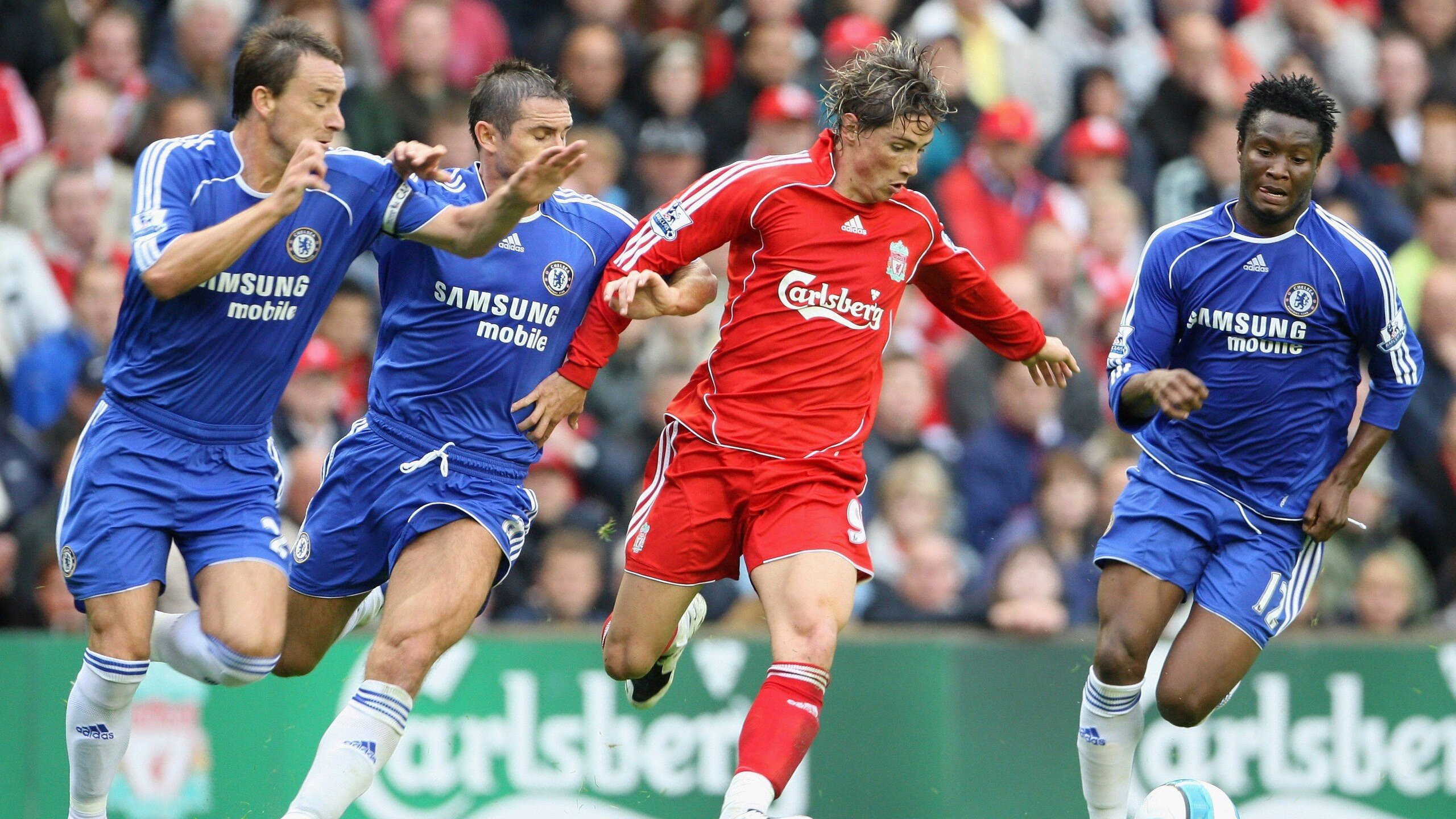 东决关键战焦点战，曼联击溃里昂，绿茵场上的东部决赛