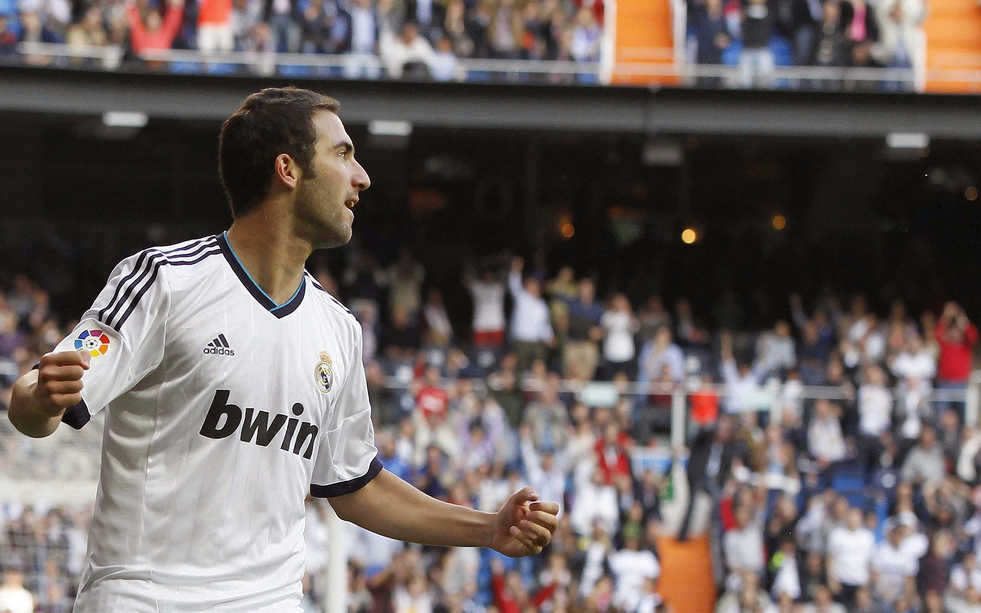 欧冠淘汰赛之夜,文班亚马在焦点战证明自己